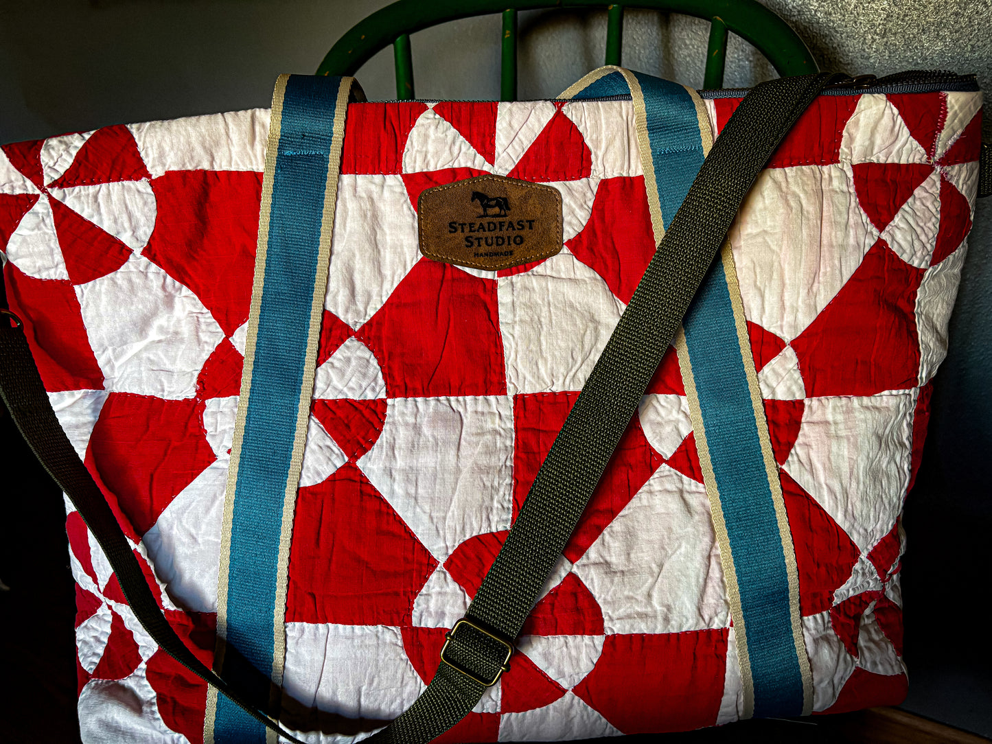 Mabel Overnighter- Peppermint Floral