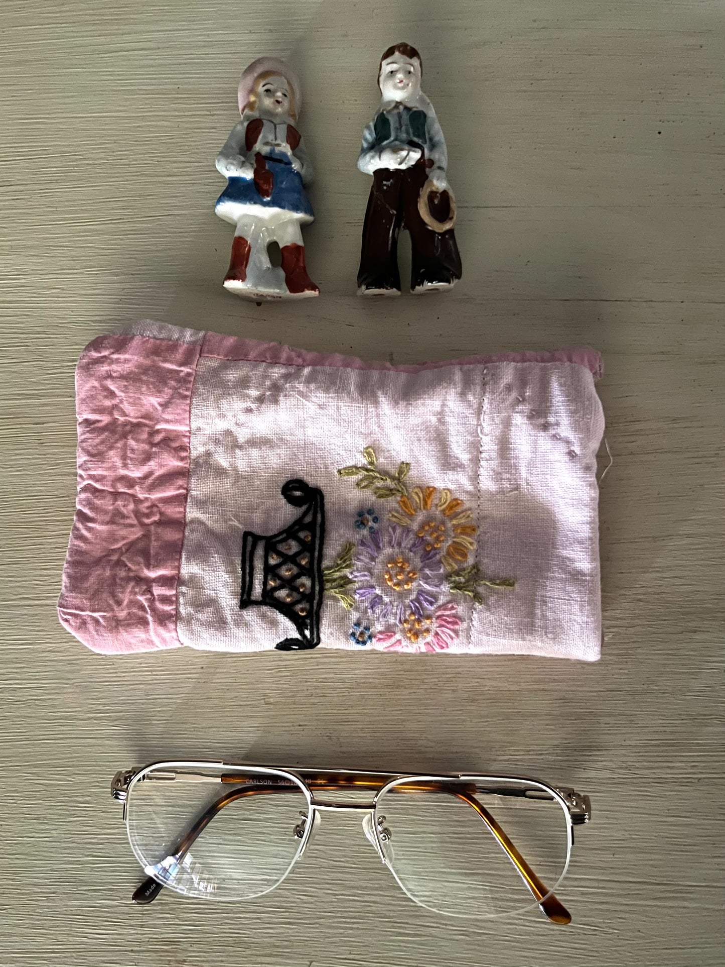 Glasses Pouch- embroidered floral